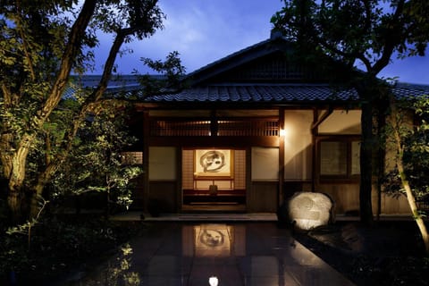 Property building, Facade/entrance, Sunset