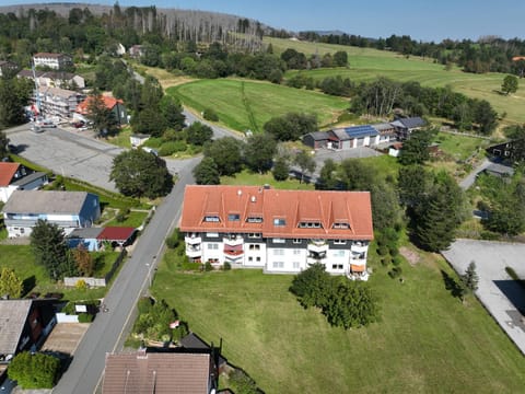 Property building, Day, Neighbourhood, Natural landscape, Bird's eye view, Mountain view, Street view
