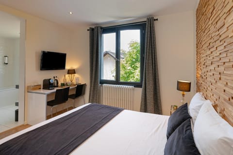 View (from property/room), Photo of the whole room