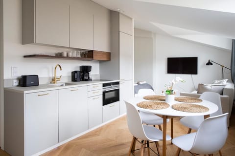 Kitchen or kitchenette, Living room
