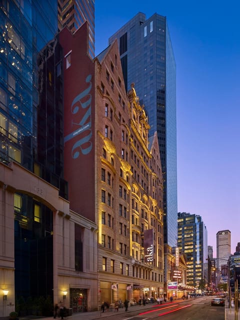 Property building, Facade/entrance, Night