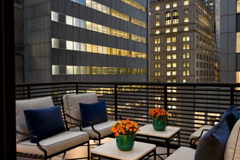 View (from property/room), Balcony/Terrace, Bedroom, City view