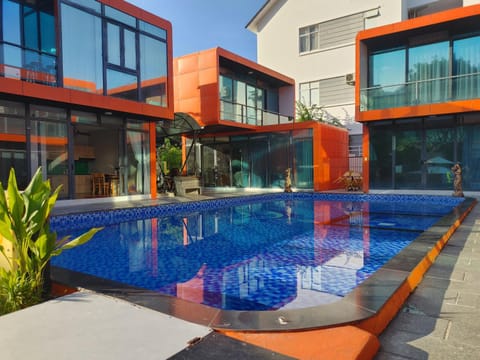 Property building, Swimming pool