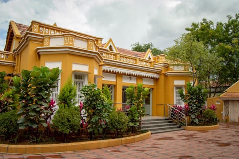 Property building, Garden