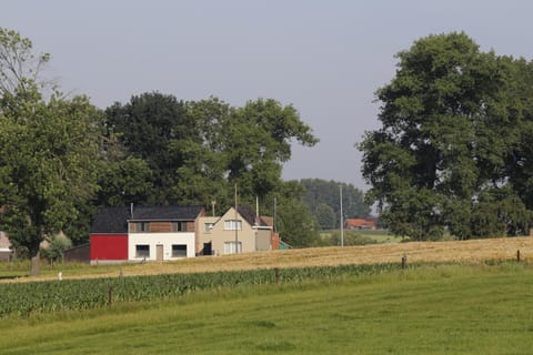 Neighbourhood, Natural landscape
