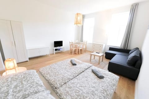 TV and multimedia, Living room, Photo of the whole room, Seating area