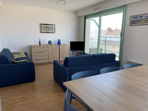 Duplex avec balcon, ascenseur et parking à Fort-Mahon-Plage - FR-1-482-59 Apartment in Fort-Mahon-Plage