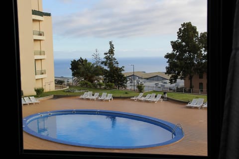 Day, Natural landscape, Pool view, Sea view, Swimming pool, sunbed