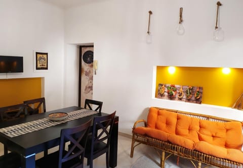 Living room, Seating area, Dining area