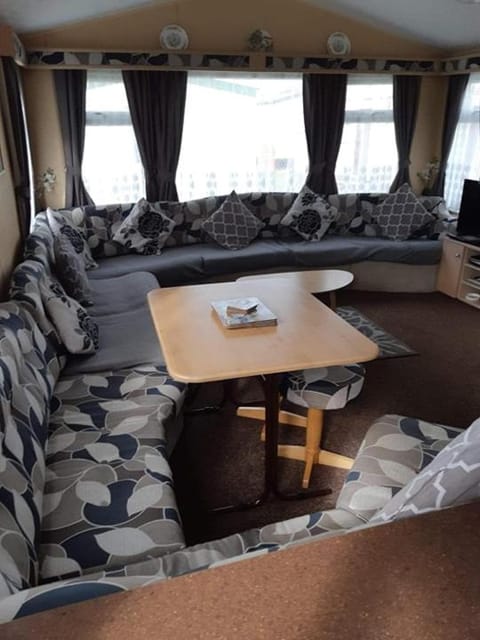 MV203 3 bedroom Deluxe caravan Apartment in Chapel Saint Leonards