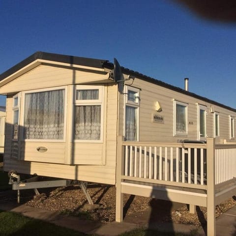 MV203 3 bedroom Deluxe caravan Apartment in Chapel Saint Leonards