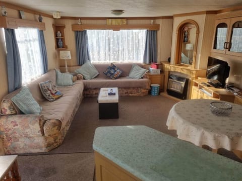 Tm8 6 BERTH 2 BEDROOM CARAVAN P Apartment in Chapel Saint Leonards