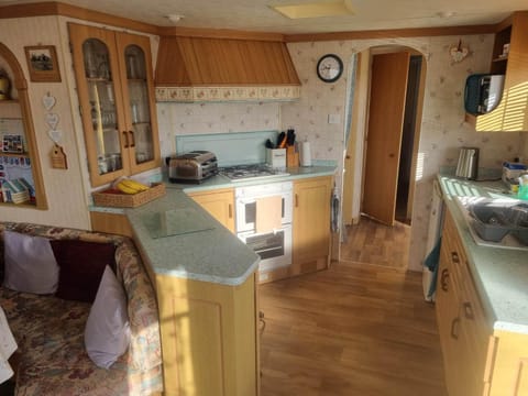Tm8 6 BERTH 2 BEDROOM CARAVAN P Apartment in Chapel Saint Leonards