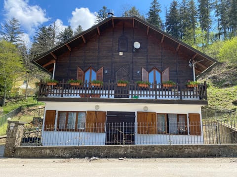 Agriturismo Borgo Nuovo Di Mulinelli Farm Stay in Umbria