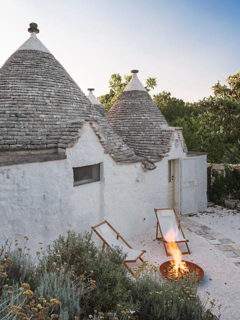 Property building, Day, Landmark view, sunbed