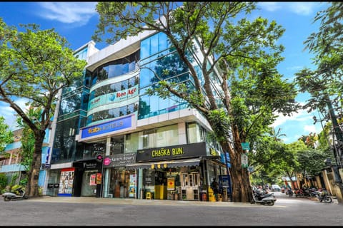 Property building, Facade/entrance