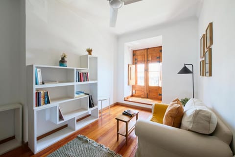 TV and multimedia, Balcony/Terrace, Living room, Seating area