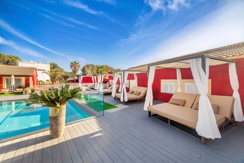 Pool view, Swimming pool, sunbed