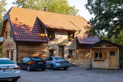 Property building, Day, Parking