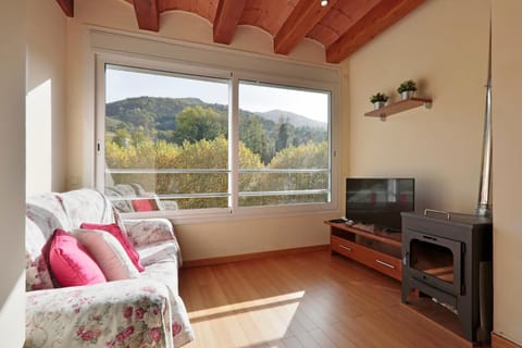 TV and multimedia, Seating area, Mountain view