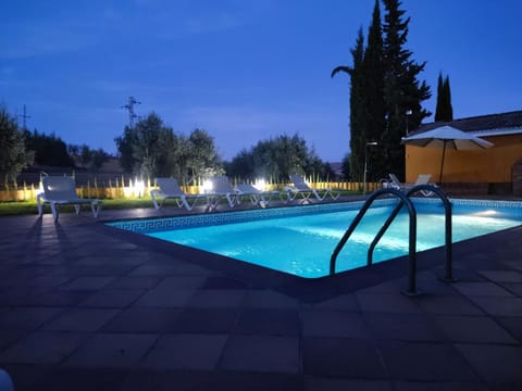 Swimming pool, Swimming pool