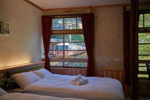 Photo of the whole room, Bedroom, Landmark view