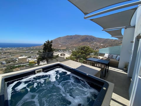 Natural landscape, Hot Tub, View (from property/room), Balcony/Terrace, Mountain view, Sea view, Location