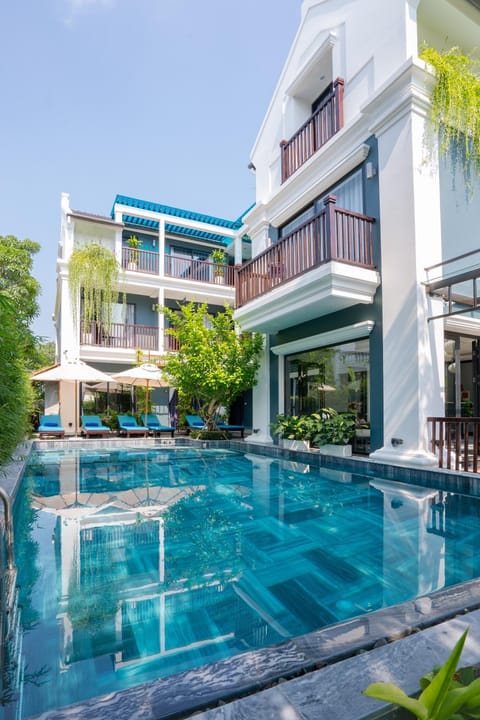 Property building, Swimming pool