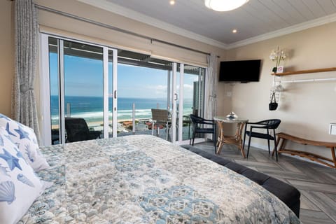 Patio, Summer, Photo of the whole room, Seating area, Sea view, Sunset