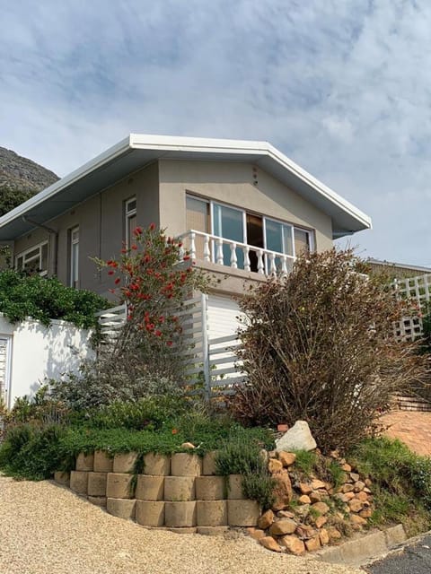 Ocean View Beach House Villa in Cape Town