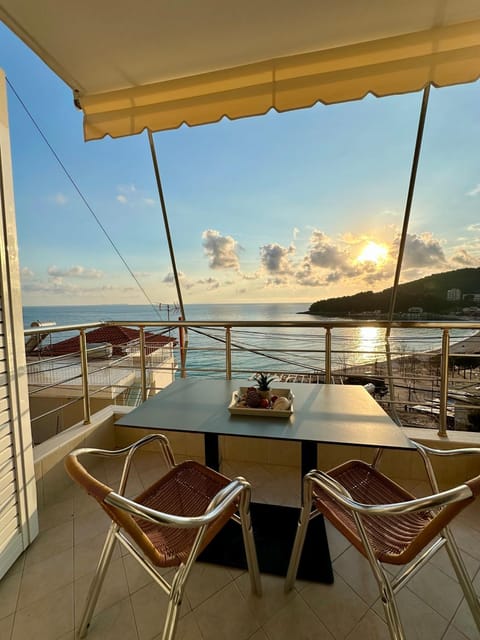Day, View (from property/room), Balcony/Terrace, Dining area, Sea view, Sunset