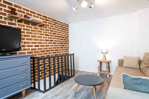 TV and multimedia, Seating area