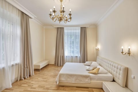 Photo of the whole room, Decorative detail, Bedroom
