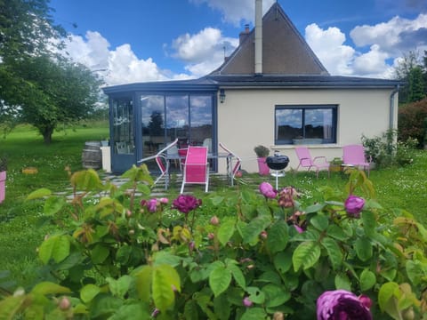 Property building, Patio, Garden, Garden view