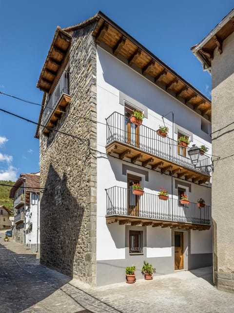 Property building, Internal: Not applicable to any particular room