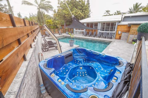Day, Hot Tub, Hot Tub, Spa and wellness centre/facilities, Pool view, Swimming pool, sunbed