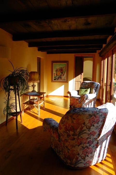 Communal lounge/ TV room, Area and facilities
