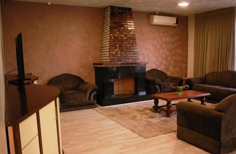 Living room, Lobby or reception