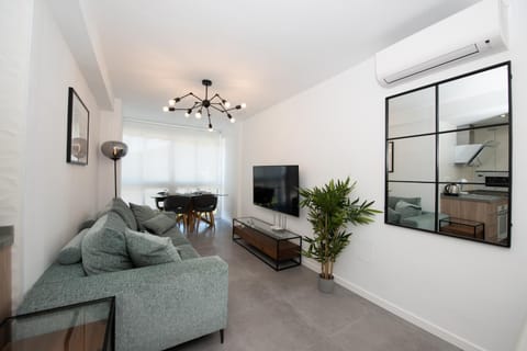 TV and multimedia, Seating area, Dining area