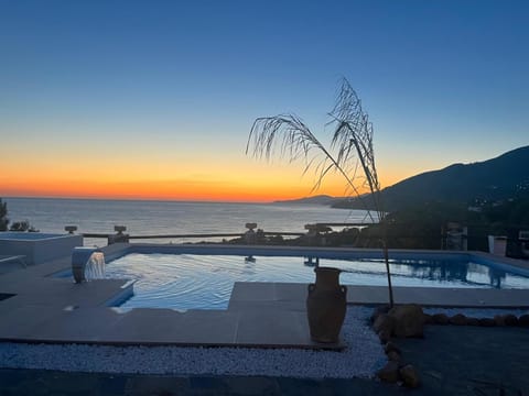 Property building, Bird's eye view, View (from property/room), Sea view, Swimming pool