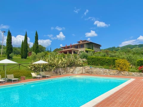 Property building, Garden view, Pool view, Swimming pool