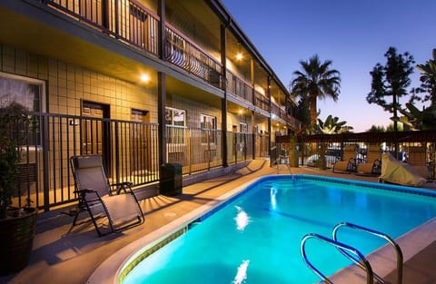 On site, Swimming pool, Swimming pool, Sunset
