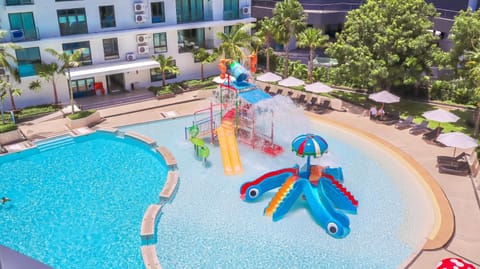 Day, Aqua park, Pool view, Swimming pool, sunbed