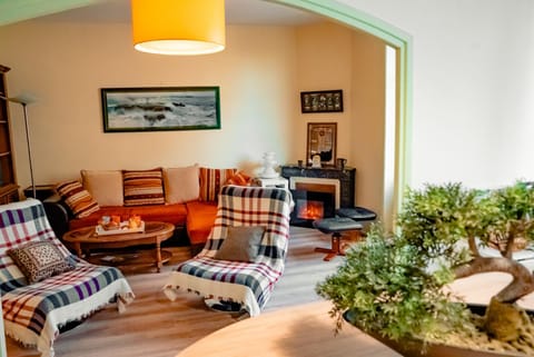 TV and multimedia, Seating area