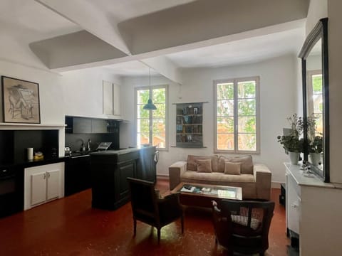 Beau 3 pièces 83 m2 au coeur du centre historique d'Aix en Provence Apartment in Aix-en-Provence