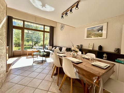 Chalet en Duplex 10 Pers. avec Terrasse/Jardin, Proche Pistes – La Salle les Alpes - FR-1-330F-3 House in Saint-Chaffrey