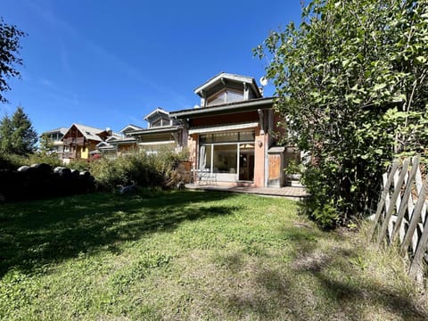 Chalet en Duplex 10 Pers. avec Terrasse/Jardin, Proche Pistes – La Salle les Alpes - FR-1-330F-3 House in Saint-Chaffrey