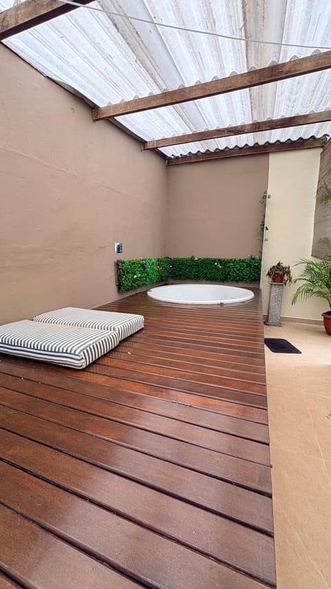 Garden, Hot Tub, Balcony/Terrace