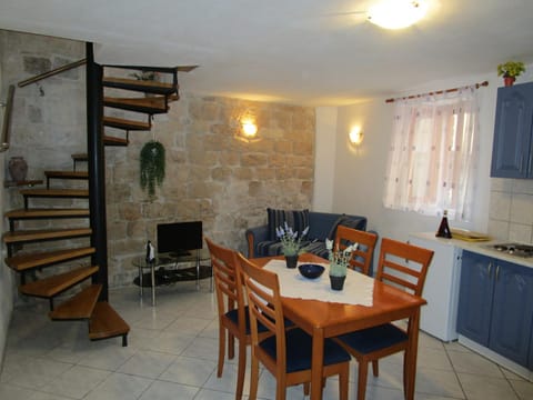 Marko Polo B Old Town Apartment in Trogir