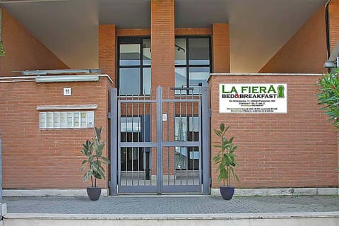 Facade/entrance